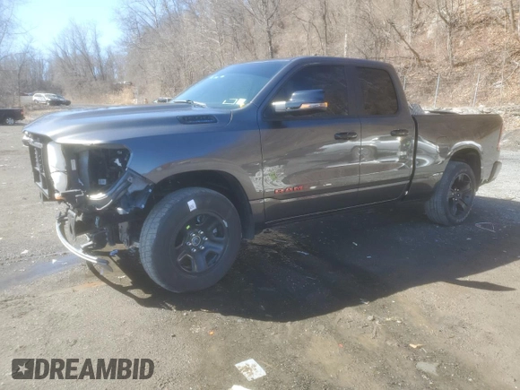 2024 Ram 1500 Big Horn z VIN 1C6SRFBT0RN210968, wystawiony jako Copart lot #49988365 z przebiegiem 7 678 mil mil oraz Szkoda całkowita • Salvage title. Historia ofert i sprzedaży dostępna na DreamBid. Obrazek 1.