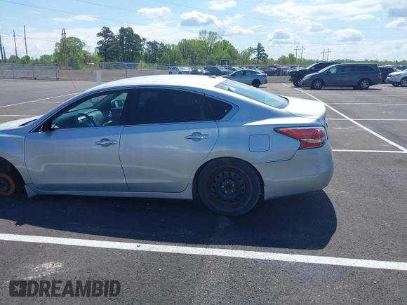 2014 Nissan Altima SV with VIN 1N4AL3AP0EC323033, listed as a IAAI auction lot 41665147 with 145,271 mi miles and . Bid and sale history available at carsss.com. Image 6.