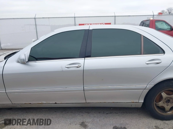 2002 Mercedes-Benz S-Class 5.0L with VIN WDBNG75J12A246997, listed as a IAAI auction lot 41566423 with 181,940 mi miles. Bid and sale history available at carsss.com. Image 14.