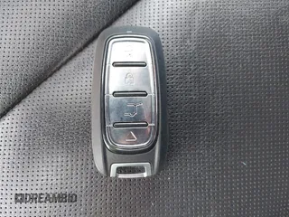 2019 GMC Acadia SLT z VIN 1GKKNULS8KZ262740, wystawiony jako IAAI lot #42255654 z przebiegiem 87 210 mil mil oraz . Historia ofert i sprzedaży dostępna na DreamBid. Obrazek 11.
