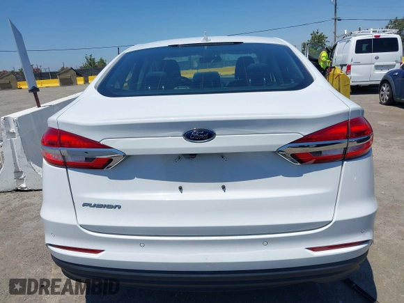 2020 Ford Fusion SE with VIN 3FA6P0H73LR131988, listed as a IAAI auction lot 42468239 with 104,832 mi miles and . Bid and sale history available at DreamBid. Image 17.