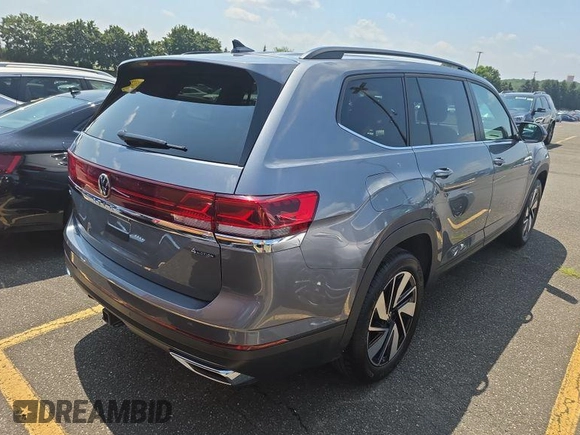2024 Volkswagen Atlas SE с VIN 1V2HR2CAXRC566069, выставлен на аукционе IAAI как лот 42852810 с пробегом 20 626 миль миль и . История ставок и продаж доступна на DreamBid. Изображение 3.