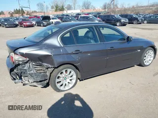 2007 BMW 3 Series 335i z VIN WBAVB73587PA85977, wystawiony jako IAAI lot #41668699 z przebiegiem 172 485 mil mil oraz . Historia ofert i sprzedaży dostępna na DreamBid. Obrazek 4.