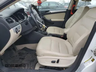 2015 Volkswagen Jetta Sedan Hybrid SEL Premium with VIN 3VW637AJ2FM305746, listed as a Copart auction lot 45083245 with 181,418 mi miles and Clean Title. Bid and sale history available at carsss.com. Image 7.