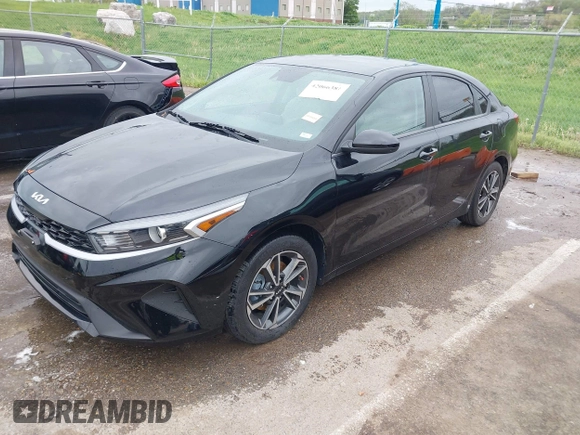 2022 Kia Forte LXS z VIN 3KPF24AD4NE450309, wystawiony jako IAAI lot #42066381 z przebiegiem 43 314 mil mil oraz . Historia ofert i sprzedaży dostępna na DreamBid. Obrazek 2.