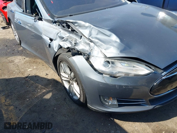 2014 Tesla Model S 60 с VIN 5YJSA1S12EFP41227, выставлен на аукционе IAAI как лот 42027457 с пробегом 81 665 миль миль и . История ставок и продаж доступна на DreamBid. Изображение 6.