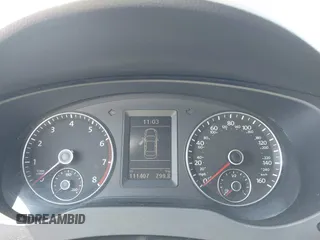 2013 Volkswagen Jetta GLI Autobahn z VIN 3VW4A7AJ8DM223742, wystawiony jako IAAI lot #42466962 z przebiegiem 111 407 mil mil oraz . Historia ofert i sprzedaży dostępna na DreamBid. Obrazek 7.