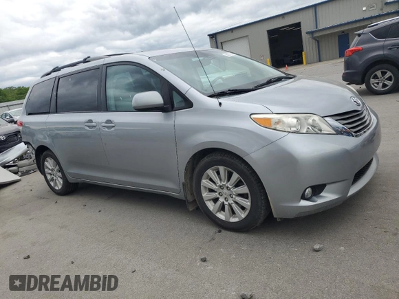 2011 Toyota Sienna XLE z VIN 5TDDK3DC1BS018203, wystawiony jako Copart lot #58807795 z przebiegiem 103 177 mil mil oraz Szkoda całkowita • Salvage title. Historia ofert i sprzedaży dostępna na DreamBid. Obrazek 4.