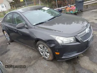 2014 Chevrolet Cruze LS z VIN 1G1PA5SG0E7401820, wystawiony jako IAAI lot #41913680 z przebiegiem 172 800 mil mil oraz . Historia ofert i sprzedaży dostępna na DreamBid. Obrazek 1.