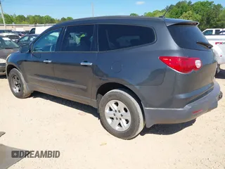 2012 Chevrolet Traverse LS z VIN 1GNKRFED8CJ294587, wystawiony jako IAAI lot #42054914 z przebiegiem 170 136 mil mil oraz . Historia ofert i sprzedaży dostępna na DreamBid. Obrazek 3.