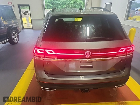 2024 Volkswagen Atlas SE with VIN 1V2HR2CAXRC564175, listed as a IAAI auction lot 42731227 with 14,479 mi miles and . Bid and sale history available at DreamBid. Image 28.