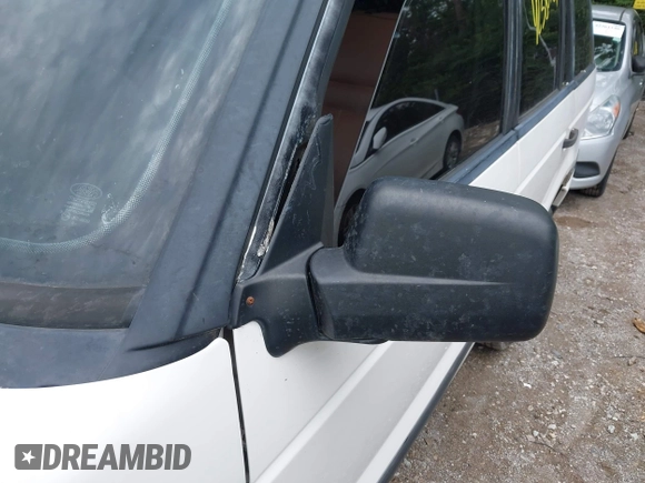 1995 Land Rover Range Rover with VIN SALPV1245SA307854, listed as a IAAI auction lot 42380784 with 197,000 mi miles and . Bid and sale history available at DreamBid. Image 13.