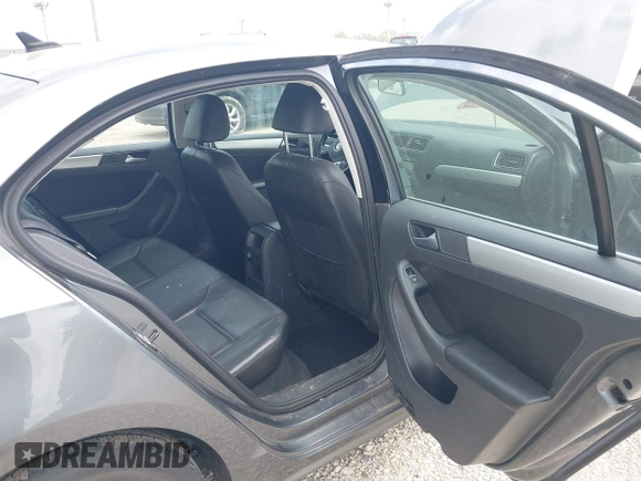 2013 Volkswagen Jetta SE with VIN 3VWDX7AJXDM255977, listed as a IAAI auction lot 42194447 with 120,921 mi miles and . Bid and sale history available at DreamBid. Image 8.