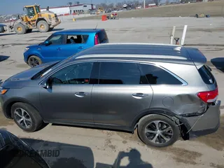 2016 Kia Sorento EX with VIN 5XYPH4A5XGG039708, listed as a IAAI auction lot 41694923 with 87,887 mi miles. Bid and sale history available at carsss.com. Image 15.