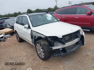 2012 Mercedes-Benz GLK GLK 350 with VIN WDCGG8HB9CF829305, listed as a IAAI auction lot 40763290 with 111,239 mi miles. Bid and sale history available at carsss.com. Image 1.