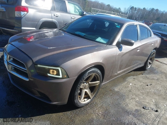 2013 Dodge Charger SE with VIN 2C3CDXBG2DH609438, listed as a IAAI auction lot 41649615 with 236,024 mi miles. Bid and sale history available at carsss.com. Image 18.