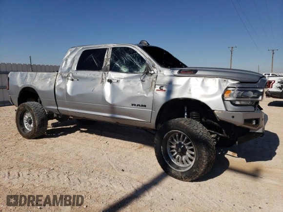 2022 Ram 2500 Big Horn z VIN 3C6UR5ML6NG342037, wystawiony jako Copart lot #88340935 z przebiegiem 45 208 mil mil oraz Szkoda całkowita • Salvage title. Historia ofert i sprzedaży dostępna na DreamBid. Obrazek 4.