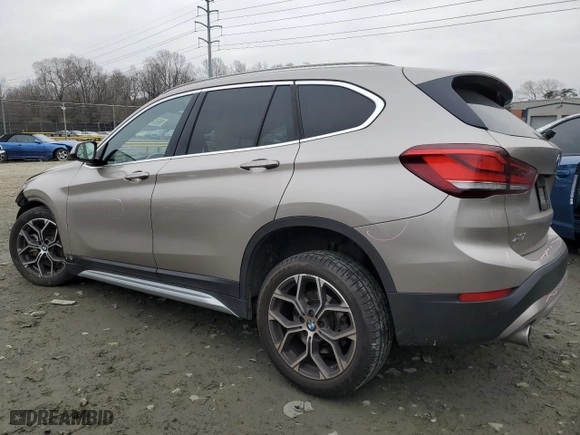 2022 BMW X1 xDrive28i with VIN WBXJG9C07N5U58213, listed as a Copart auction lot 86576204 with 25,890 mi miles and Salvage Title. Bid and sale history available at carsss.com. Image 2.