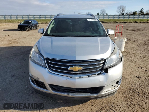 2015 Chevrolet Traverse LT z VIN 1GNKVHKD5FJ295325, wystawiony jako Copart lot #52122685 z przebiegiem 189 572 mil mil oraz Czysty tytuł • Clean title. Historia ofert i sprzedaży dostępna na DreamBid. Obrazek 5.