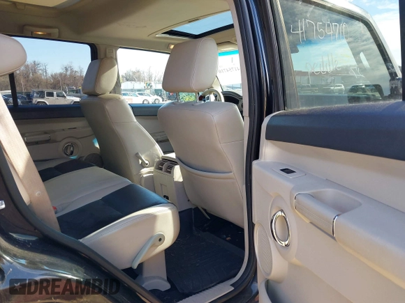 2008 Jeep Commander Overland with VIN 1J8HG68208C217008, listed as a IAAI auction lot 41754710 with 141,028 mi miles. Bid and sale history available at carsss.com. Image 8.