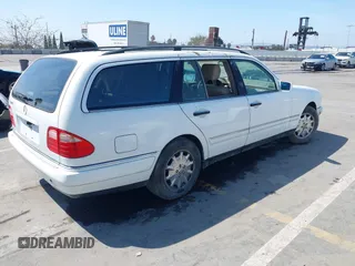 1999 Mercedes-Benz E-Class with VIN WDBJH65F7XA787254, listed as a IAAI auction lot 41884002 with 1 mi miles. Bid and sale history available at carsss.com. Image 4.