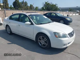 2005 Nissan Altima SE with VIN 1N4BL11E25C280404, listed as a IAAI auction lot 42565717 with 261,308 mi miles and . Bid and sale history available at DreamBid. Image 1.