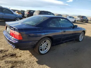 1992 BMW 8 Series z VIN WBAEG1310NCB42639, wystawiony jako Copart lot #84080164 z przebiegiem 99 014 mil mil oraz Czysty tytuł • Clean title. Historia ofert i sprzedaży dostępna na DreamBid. Obrazek 3.