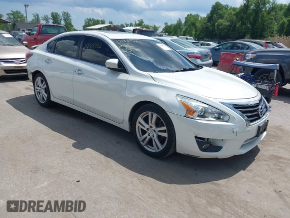 2015 Nissan Altima SL with VIN 1N4BL3AP6FC205820, listed as a IAAI auction lot 42188752 with 155,737 mi miles and . Bid and sale history available at carsss.com. Image 1.