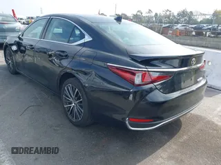 2023 Lexus ES 300h z VIN 58ADA1C15PU029137, wystawiony jako IAAI lot #41462055 z przebiegiem 25 120 mil mil oraz . Historia ofert i sprzedaży dostępna na DreamBid. Obrazek 3.