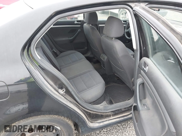 2008 Volkswagen Jetta S with VIN 3VWJZ71K48M013469, listed as a IAAI auction lot 42569518 with 111,860 mi miles and . Bid and sale history available at DreamBid. Image 8.