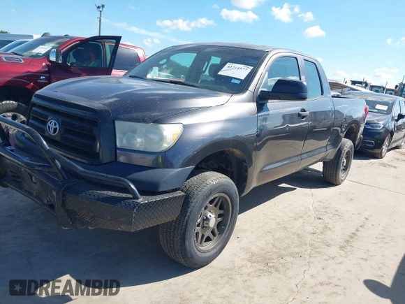 2013 Toyota Tundra с VIN 5TFRM5F12DX057483, выставлен на аукционе IAAI как лот 42214577 с пробегом 251 557 миль миль и . История ставок и продаж доступна на DreamBid. Изображение 18.