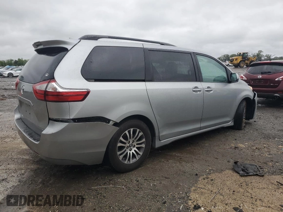 2019 Toyota Sienna XLE Auto Access Seat z VIN 5TDYZ3DC1KS969465, wystawiony jako Copart lot #56800805 z przebiegiem 151 485 mil mil oraz Szkoda całkowita • Salvage title. Historia ofert i sprzedaży dostępna na DreamBid. Obrazek 3.