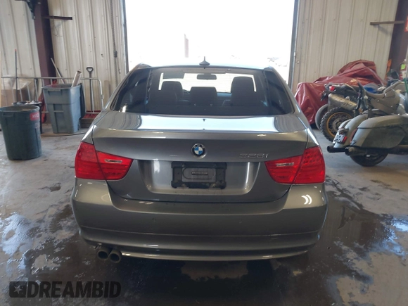 2011 BMW 3 Series 328i xDrive with VIN WBAPK5G55BNN24531, listed as a IAAI auction lot 42028562 with 110,431 mi miles. Bid and sale history available at carsss.com. Image 16.