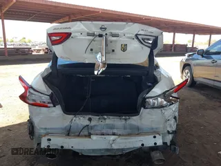 2016 Nissan Maxima SR z VIN 1N4AA6AP8GC417901, wystawiony jako IAAI lot #42328746 z przebiegiem 190 586 mil mil oraz . Historia ofert i sprzedaży dostępna na DreamBid. Obrazek 6.