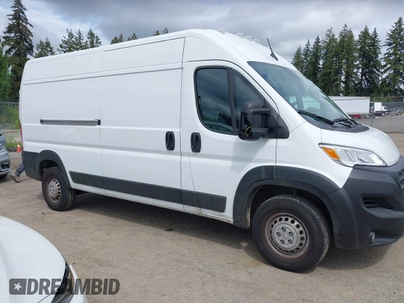 2025 Ram ProMaster Cargo Tradesman with VIN 3C6LRVDG5SE519375, listed as a IAAI auction lot 42217734 with 3,940 mi miles and . Bid and sale history available at DreamBid. Image 13.