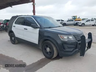 2019 Ford Police Interceptor Utility z VIN 1FM5K8ATXKGB54891, wystawiony jako IAAI lot #42413325 z przebiegiem 113 579 mil mil oraz . Historia ofert i sprzedaży dostępna na DreamBid. Obrazek 1.
