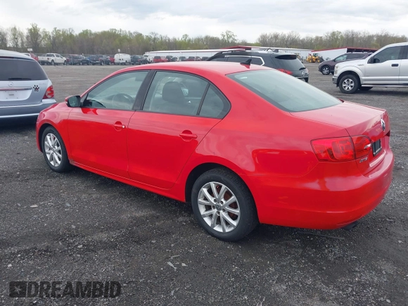 2011 Volkswagen Jetta Sedan SE w/Convenience & Sunroof PZEV with VIN 3VWDZ7AJ0BM061238, listed as a IAAI auction lot 42046655 with 174,131 mi miles. Bid and sale history available at carsss.com. Image 3.