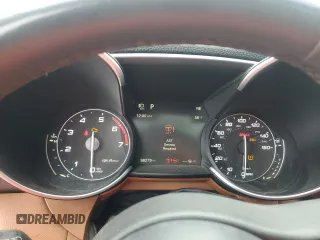 2018 Alfa Romeo Giulia z VIN ZARFAEBN6J7594072, wystawiony jako Copart lot #58408755 z przebiegiem 98 279 mil mil oraz Tytuł czysty. Historia ofert i sprzedaży dostępna na DreamBid. Obrazek 9.