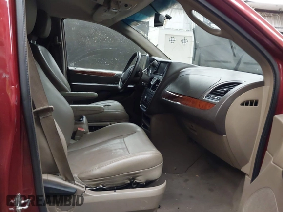 2013 Chrysler Town & Country Touring with VIN 2C4RC1BG3DR792929, listed as a IAAI auction lot 42185342 with Not Provided miles and . Bid and sale history available at DreamBid. Image 5.