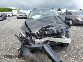 2016 Jeep Cherokee Sport z VIN 1C4PJMAB9GW175812, wystawiony jako Copart lot #58007925 z przebiegiem 118 315 mil mil oraz Szkoda całkowita • Salvage title. Historia ofert i sprzedaży dostępna na DreamBid. Obrazek 5.