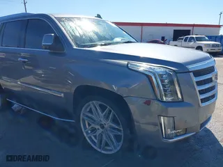 2018 Cadillac Escalade Luxury with VIN 1GYS3BKJ0JR147752, listed as a IAAI auction lot 41419140 with 124,376 mi miles. Bid and sale history available at carsss.com. Image 1.
