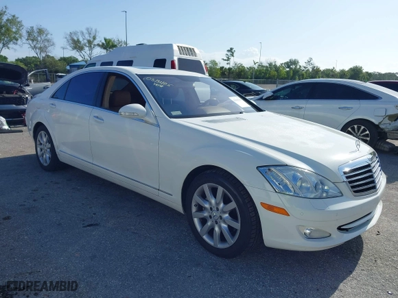 2007 Mercedes-Benz S-Class 5.5L V8 with VIN WDDNG71X27A082359, listed as a IAAI auction lot 42006249 with 90,527 mi miles. Bid and sale history available at carsss.com. Image 1.