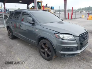 2013 Audi Q7 3.0T S line Prestige with VIN WA1DGAFE6DD009137, listed as a IAAI auction lot 40692368 with 99,060 mi miles. Bid and sale history available at carsss.com. Image 6.