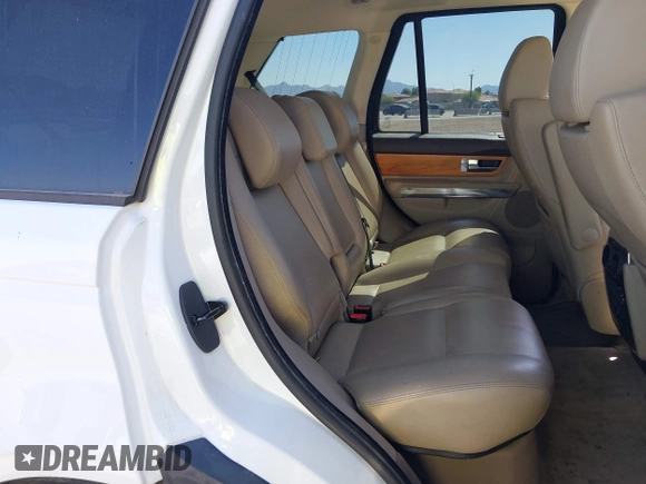 2013 Land Rover Range Rover Sport HSE with VIN SALSF2D48DA784484, listed as a IAAI auction lot 42300677 with 175,993 mi miles and . Bid and sale history available at DreamBid. Image 8.