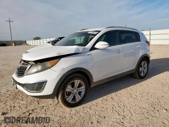 2012 Kia Sportage LX z VIN KNDPBCA22C7261796, wystawiony jako Copart lot #57284425 z przebiegiem 133 383 mil mil oraz Szkoda całkowita • Salvage title. Historia ofert i sprzedaży dostępna na DreamBid. Obrazek 1.