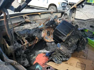 2006 Ford F-250 XL z VIN 1FTSX21576ED46732, wystawiony jako Copart lot #59038184 z przebiegiem Nie podano mil oraz Nie do naprawy • Non repairable. Historia ofert i sprzedaży dostępna na DreamBid. Obrazek 8.