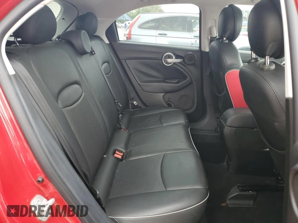 2016 FIAT 500X Lounge z VIN ZFBCFYDT5GP384439, wystawiony jako Copart lot #54545015 z przebiegiem 59 184 mil mil oraz Szkody całkowita. Historia ofert i sprzedaży dostępna na DreamBid. Obrazek 11.