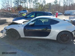 2013 Scion FR-S with VIN JF1ZNAA19D1732588, listed as a IAAI auction lot 41230870 with 1 mi miles. Bid and sale history available at carsss.com. Image 15.