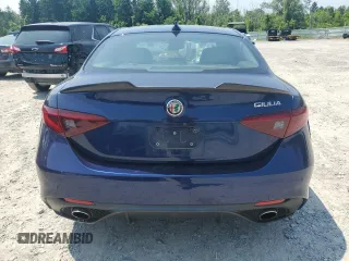2017 Alfa Romeo Giulia z VIN ZARFAEBN3H7551285, wystawiony jako Copart lot #60861475 z przebiegiem 30 158 mil mil oraz Szkoda całkowita • Salvage title. Historia ofert i sprzedaży dostępna na DreamBid. Obrazek 6.