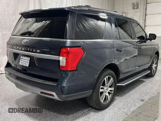 2022 Ford Expedition XLT z VIN 1FMJU1JT1NEA06886, wystawiony jako Copart lot #58208225 z przebiegiem 101 175 mil mil oraz Czysty tytuł • Clean title. Historia ofert i sprzedaży dostępna na DreamBid. Obrazek 4.